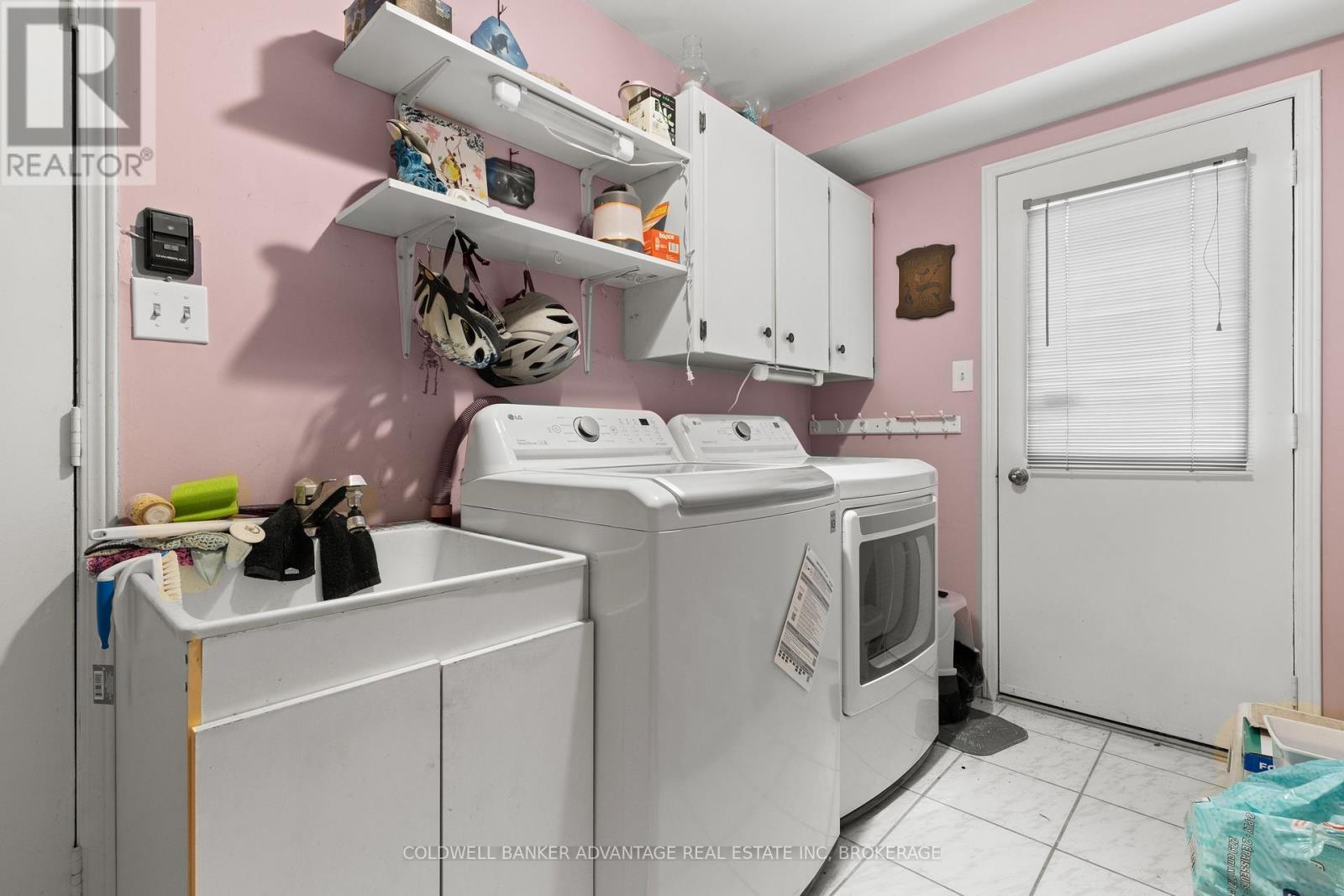 35 Woodrush Avenue, Welland (N. Welland), ON - Indoor Photo Showing Laundry Room