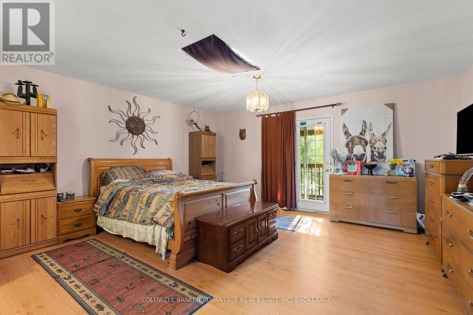 35 Woodrush Avenue, Welland (N. Welland), ON - Indoor Photo Showing Bedroom