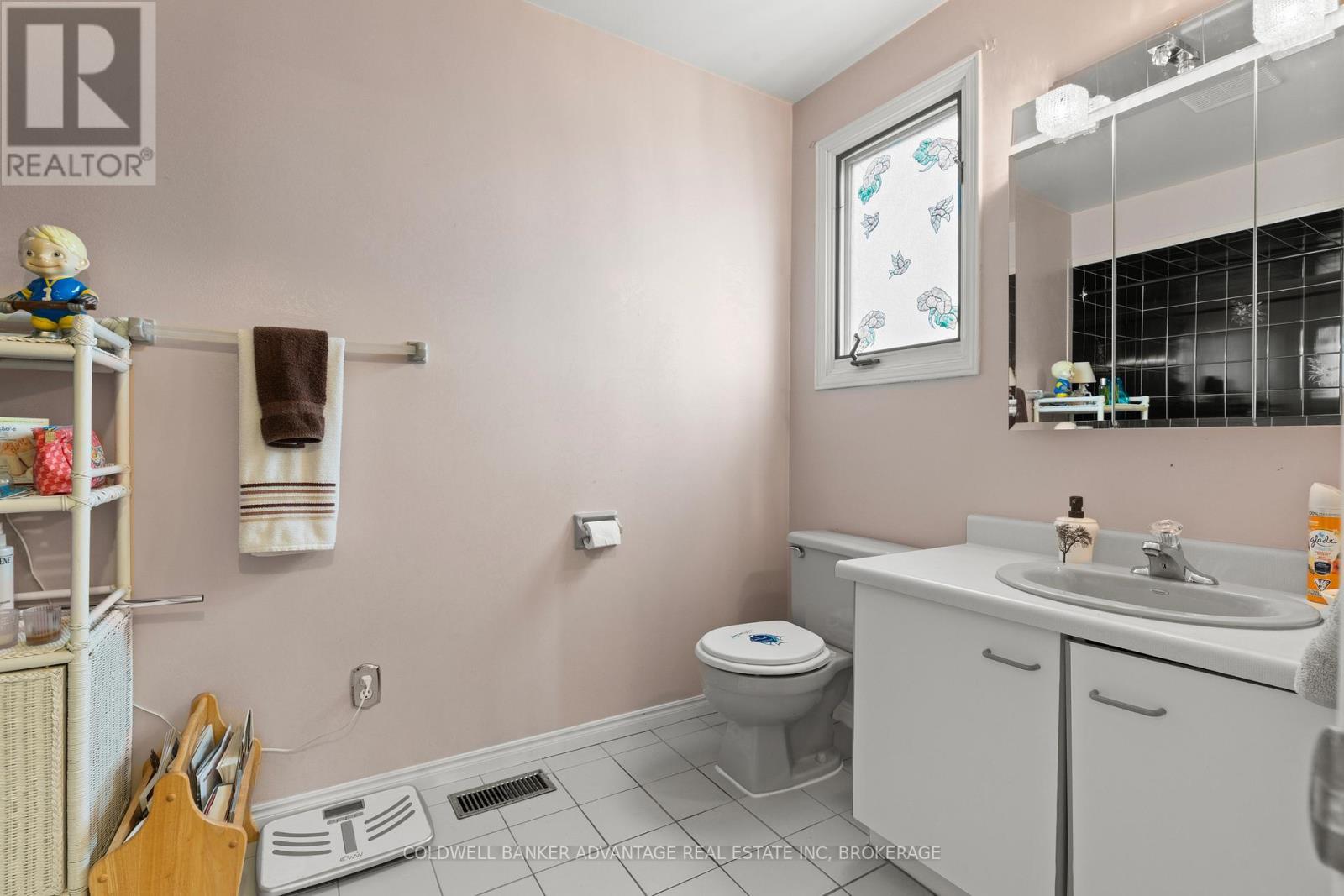 35 Woodrush Avenue, Welland (N. Welland), ON - Indoor Photo Showing Bathroom