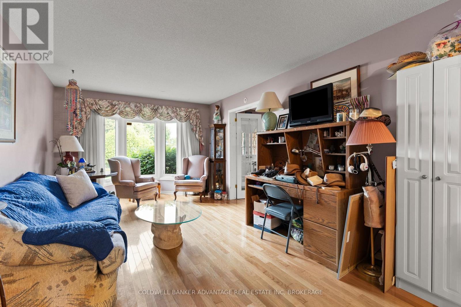 35 Woodrush Avenue, Welland (N. Welland), ON - Indoor Photo Showing Living Room