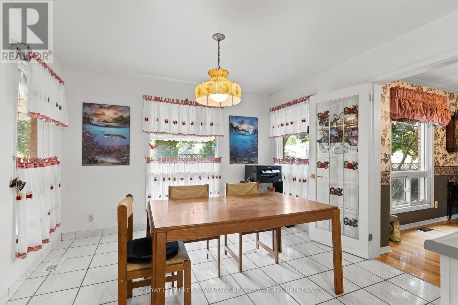 35 Woodrush Avenue, Welland (N. Welland), ON - Indoor Photo Showing Dining Room