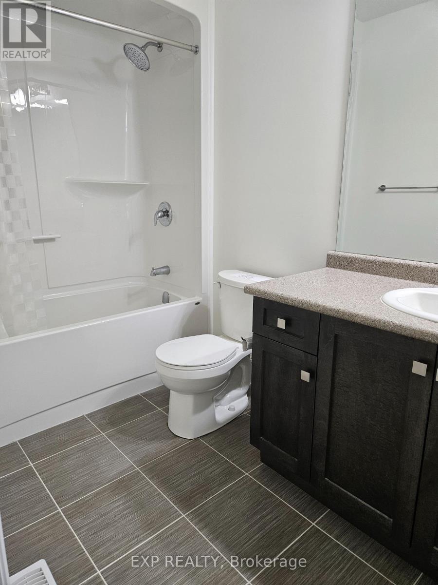 180 Sunflower Place, Welland, ON - Indoor Photo Showing Bathroom