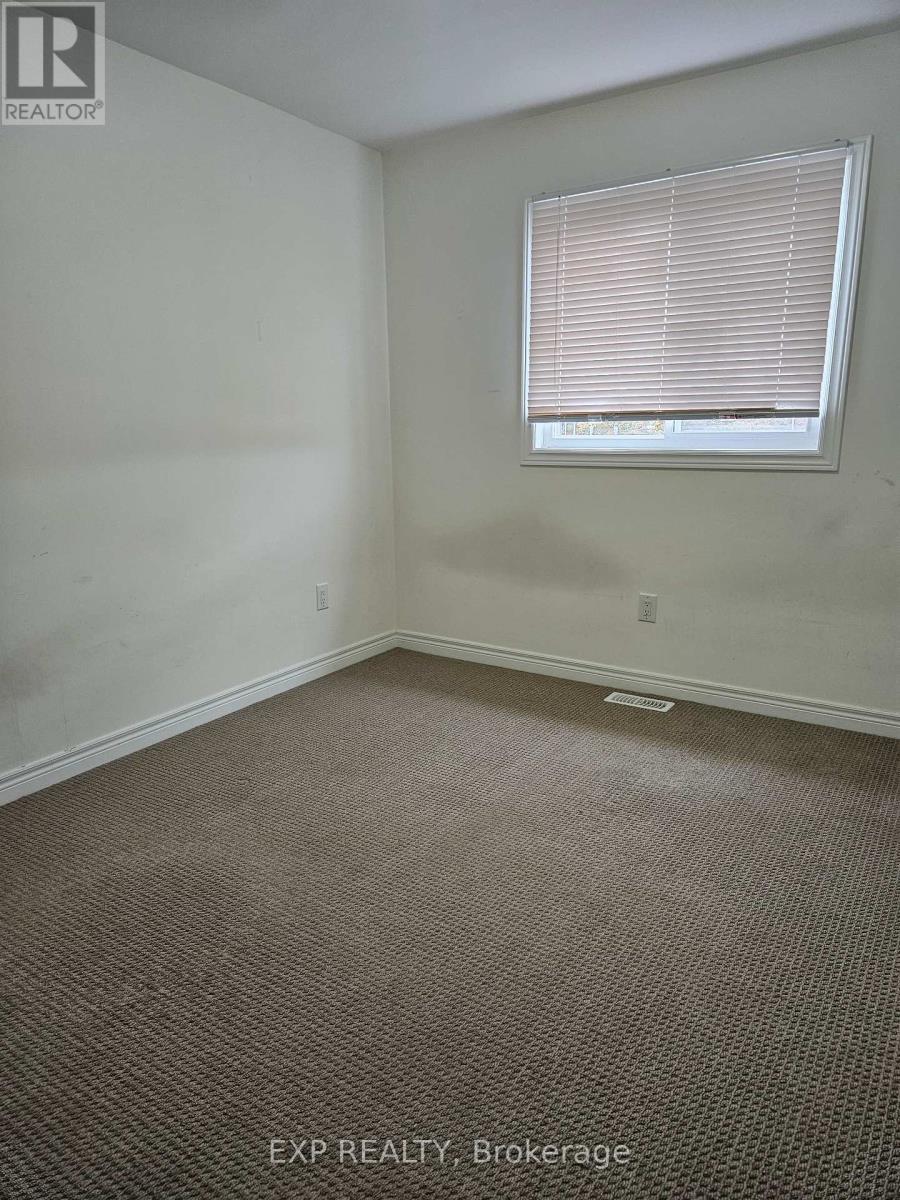 180 Sunflower Place, Welland, ON - Indoor Photo Showing Other Room