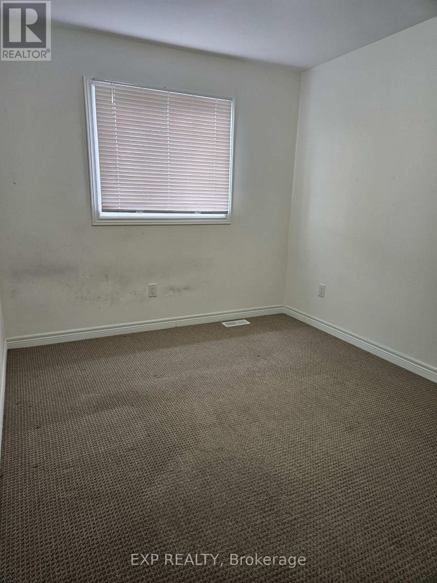 180 Sunflower Place, Welland, ON - Indoor Photo Showing Other Room