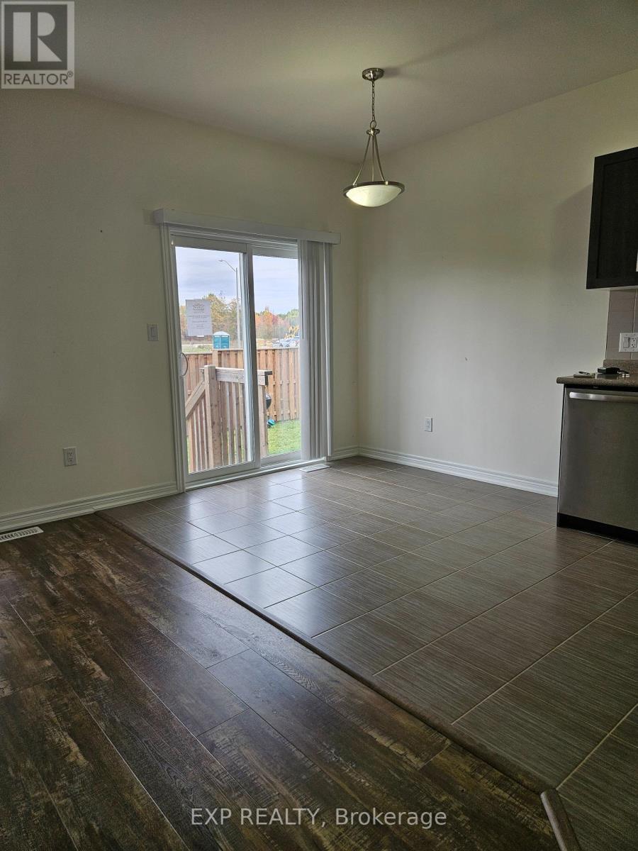 180 Sunflower Place, Welland, ON - Indoor Photo Showing Kitchen