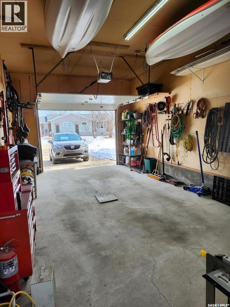 421 Logan Avenue, White Fox, SK - Indoor Photo Showing Garage