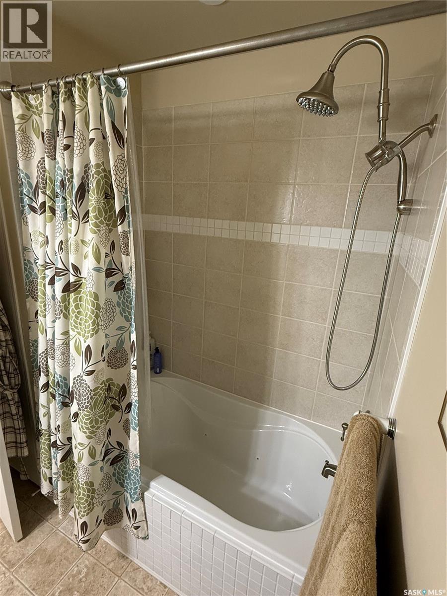 421 Logan Avenue, White Fox, SK - Indoor Photo Showing Bathroom