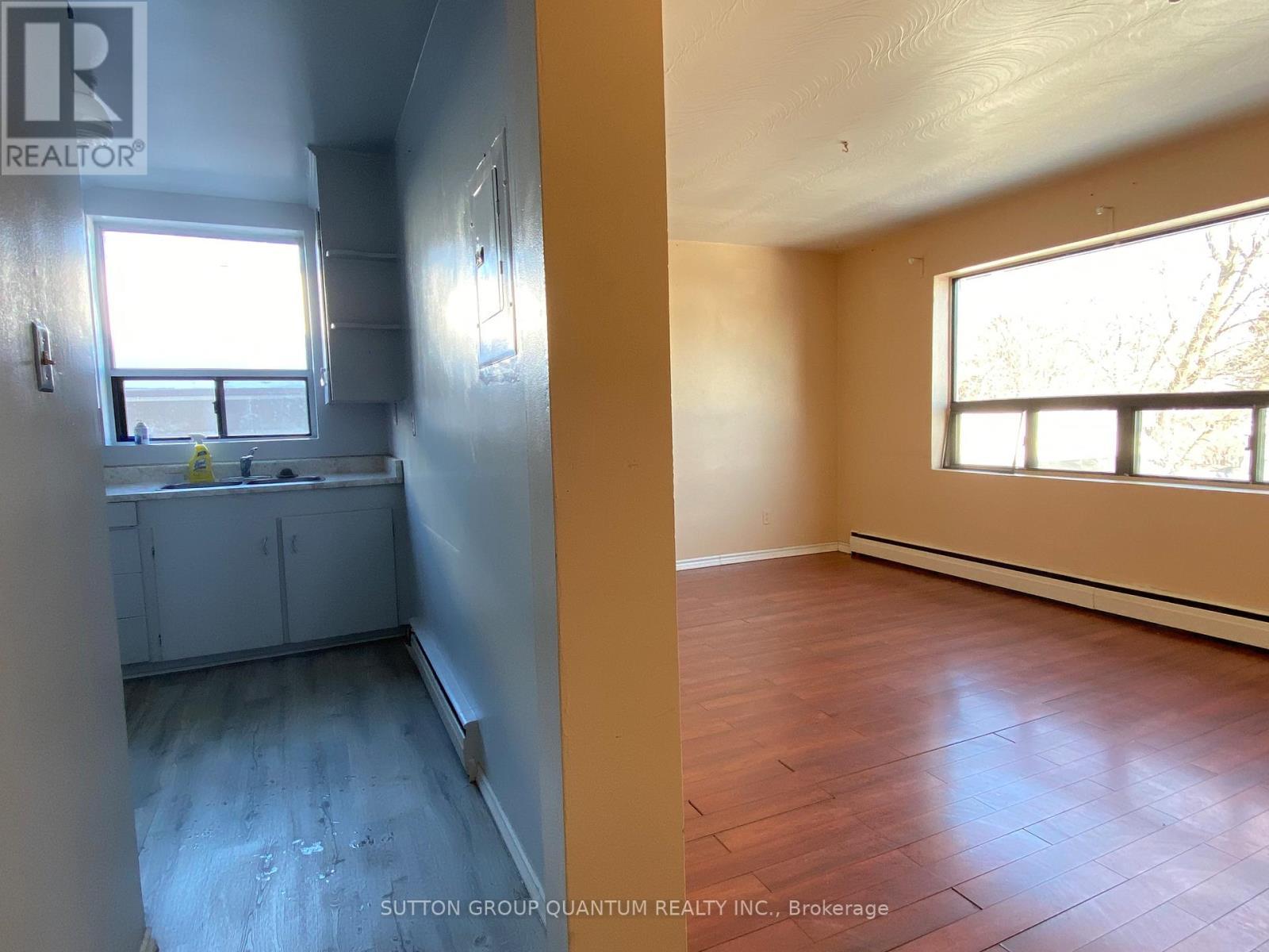 #2 - 25A Milton Street, Toronto, ON - Indoor Photo Showing Other Room