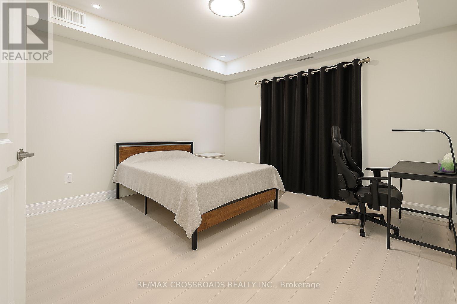 404 - 233 Watson Avenue, Windsor, ON - Indoor Photo Showing Bedroom