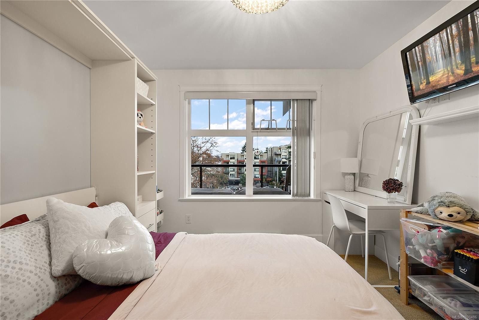 407-2881 Peatt Rd, Langford, BC - Indoor Photo Showing Bedroom