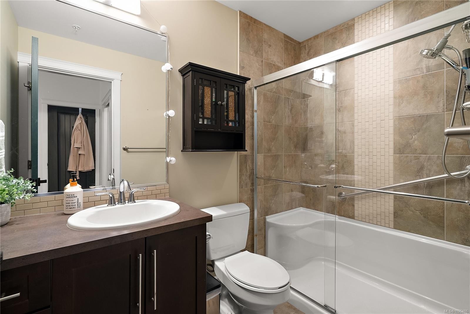 407-2881 Peatt Rd, Langford, BC - Indoor Photo Showing Bathroom