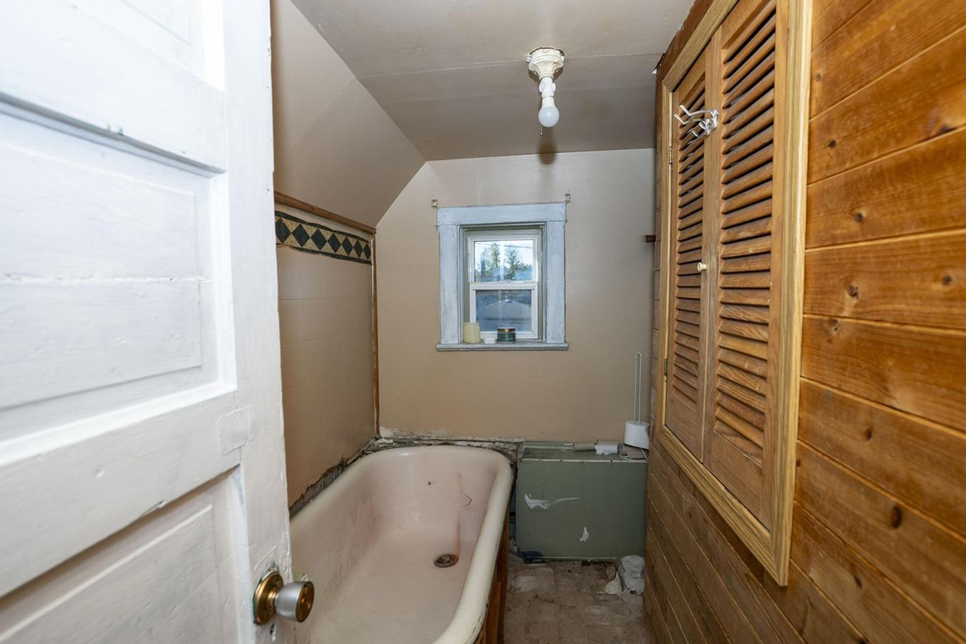 535 Mcbain Street, Thunder Bay, ON - Indoor Photo Showing Bathroom