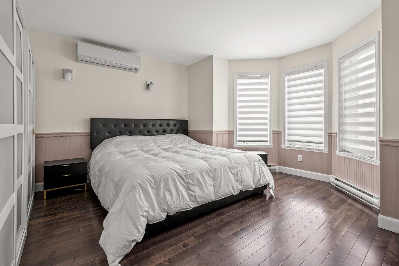 Primary bedroom - 141 Rue De Villandry, Vaudreuil-Dorion, QC - Indoor Photo Showing Bedroom