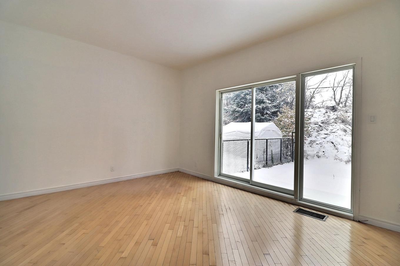 Salon - 527 Rue Du Gîte, Québec (Les Rivières), QC