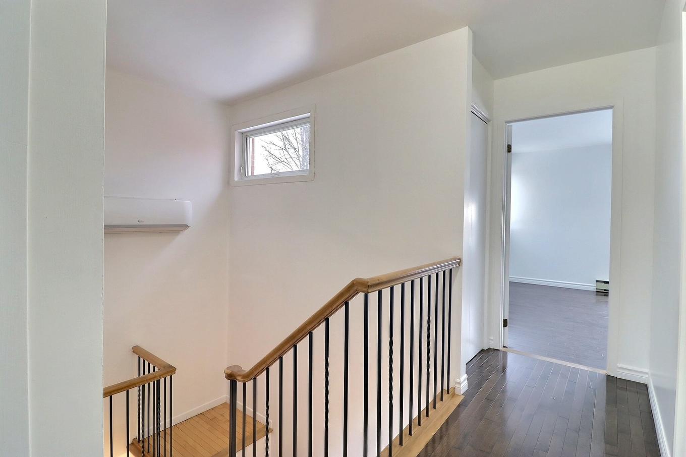 Corridor - 527 Rue Du Gîte, Québec (Les Rivières), QC