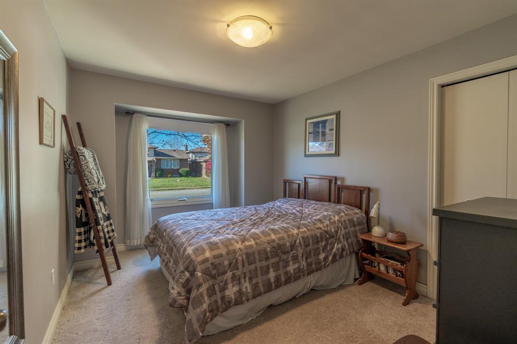 304 Edgewood Street, Sarnia, ON