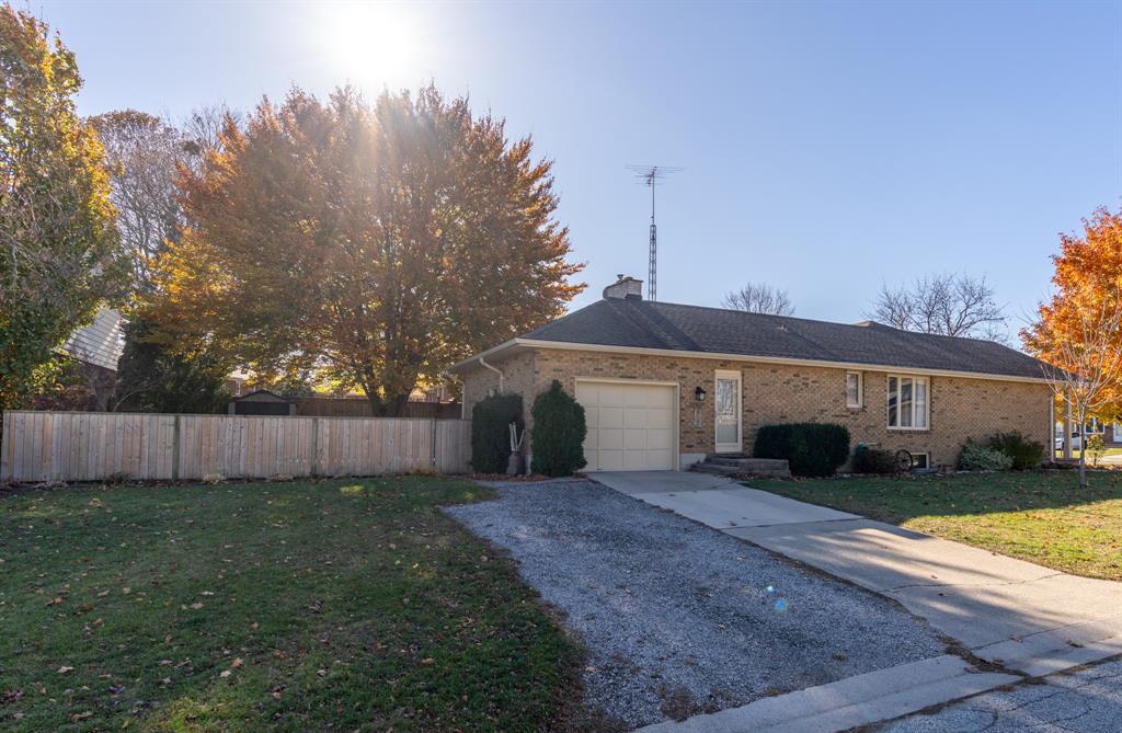 304 Edgewood Street, Sarnia, ON