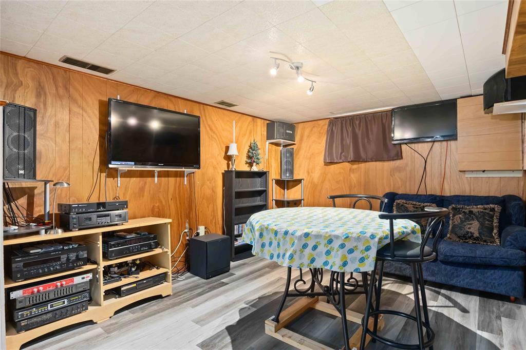 58 Preston Avenue, Sarnia, ON