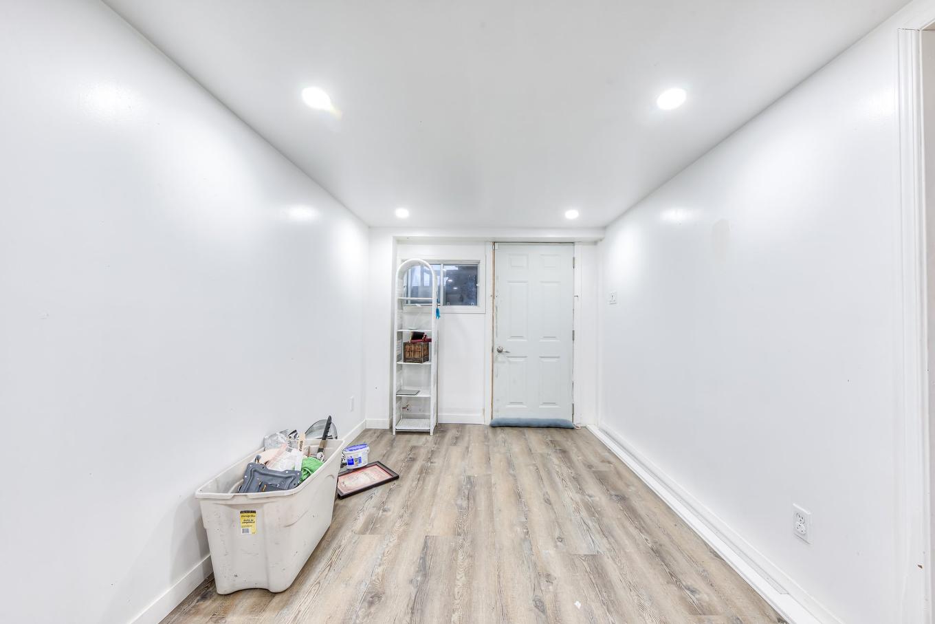 Basement - 8047 - 8049 Av. De Gaspé, Montréal (Villeray/Saint-Michel/Parc-Extension), QC - Indoor Photo Showing Other Room