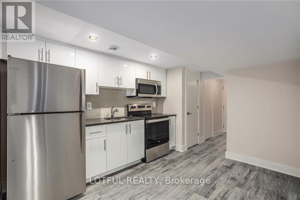 2655 Don Street, Ottawa, ON - Indoor Photo Showing Kitchen