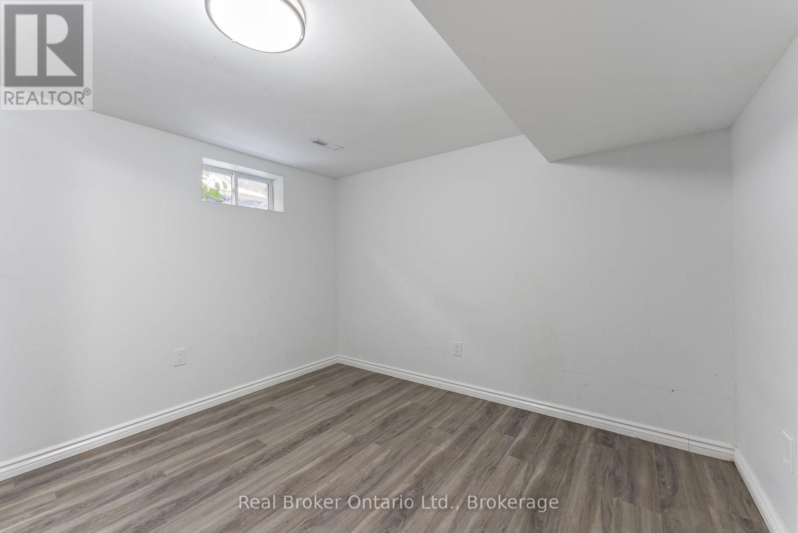 Lower Unit - 326 East 19Th Street, Hamilton (Hill Park), ON - Indoor Photo Showing Other Room