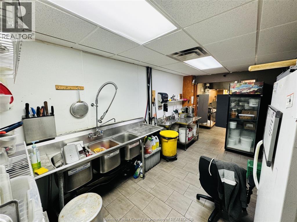 2130 Wyandotte Street West, Windsor, ON