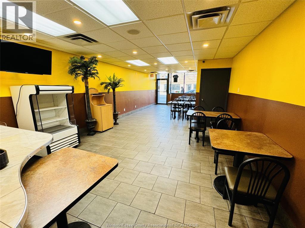 2130 Wyandotte Street West, Windsor, ON