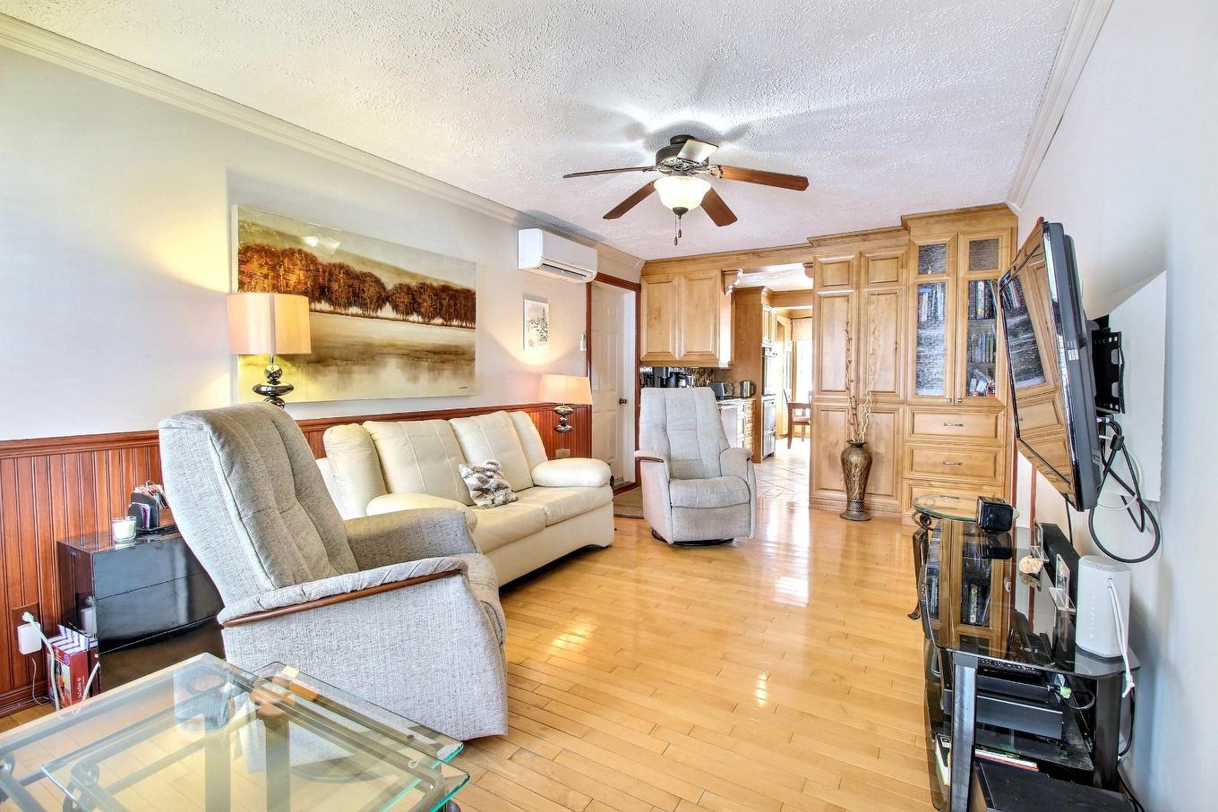 Salon - 188 14E Rue, Rouyn-Noranda, QC - Indoor Photo Showing Living Room