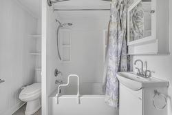 Ensuite bathroom -
