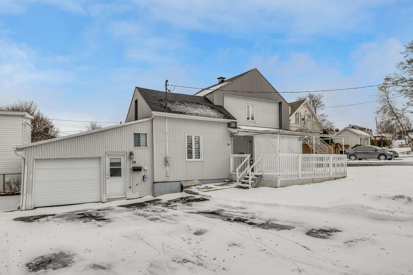 Façade - 19 Rue Pierre-Bouchard, Lévis (Desjardins), QC - Outdoor