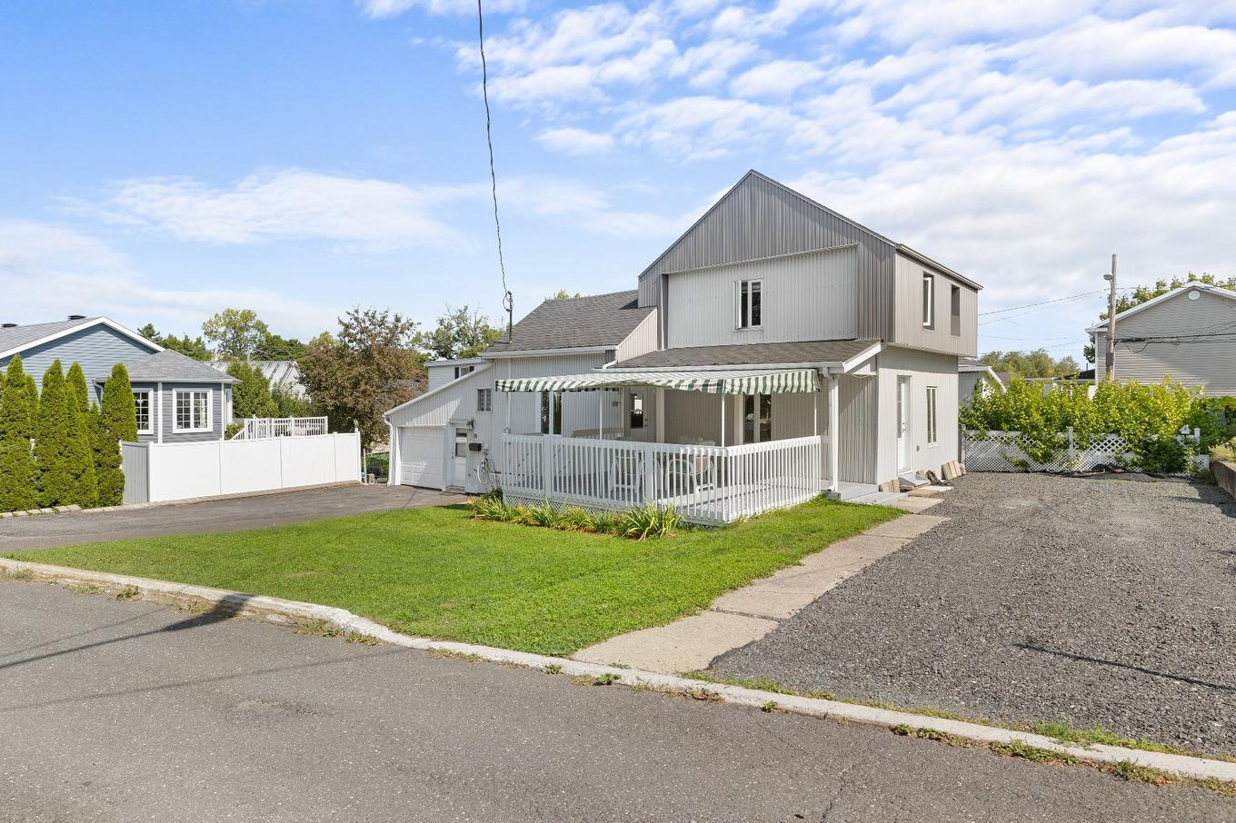Façade - 19 Rue Pierre-Bouchard, Lévis (Desjardins), QC - Outdoor With Deck Patio Veranda