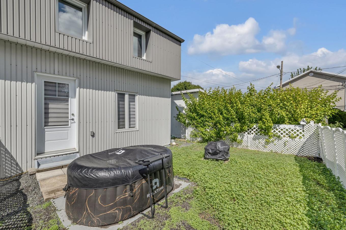 Cour - 19 Rue Pierre-Bouchard, Lévis (Desjardins), QC - Outdoor With Exterior