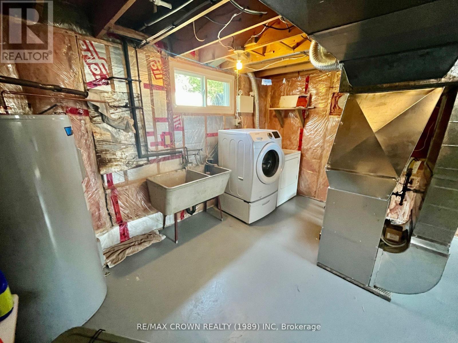 518 Northriver Road, Unorganized Townships (Redbridge), ON - Indoor Photo Showing Laundry Room