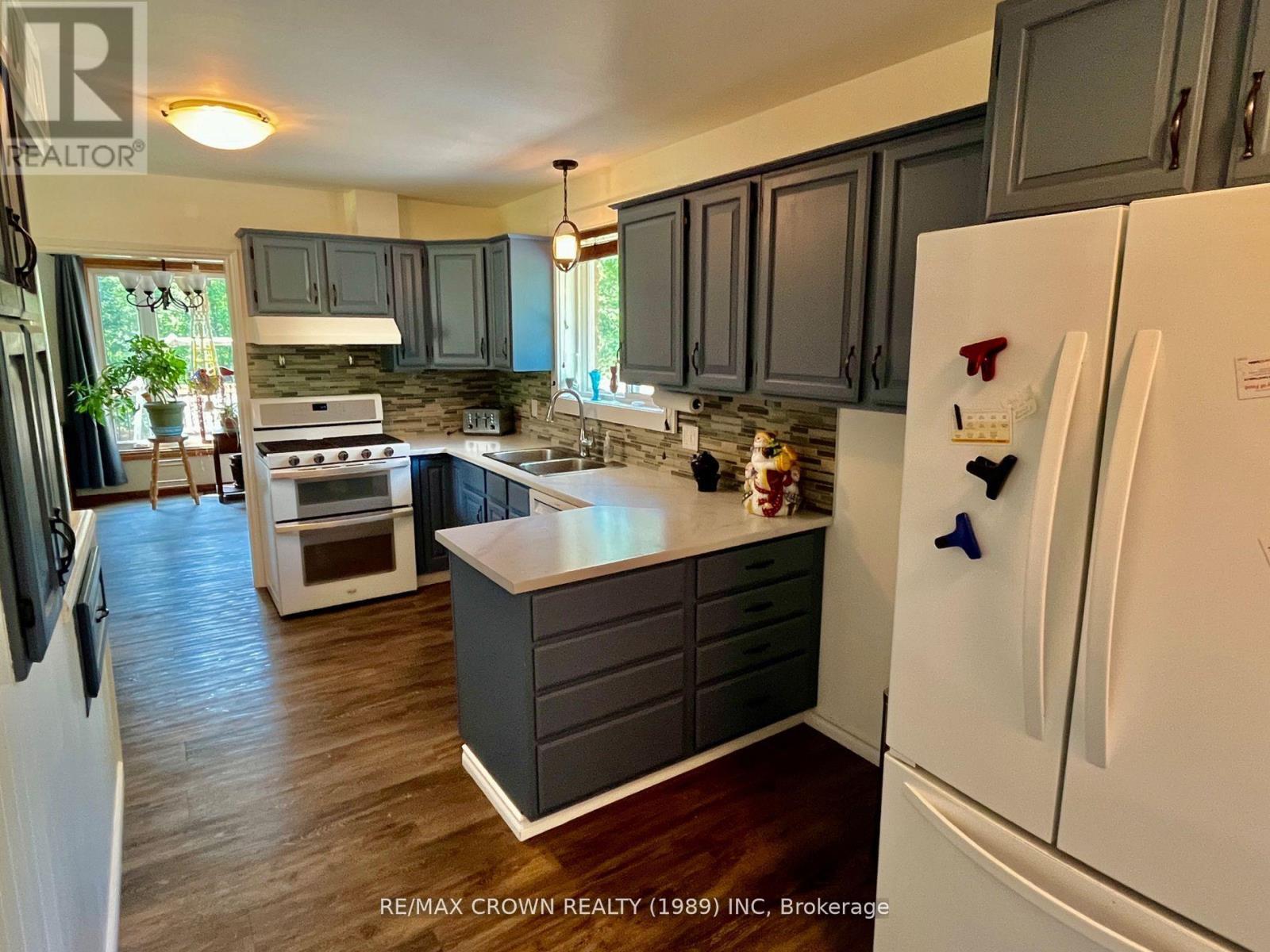 518 Northriver Road, Unorganized Townships (Redbridge), ON - Indoor Photo Showing Kitchen With Double Sink