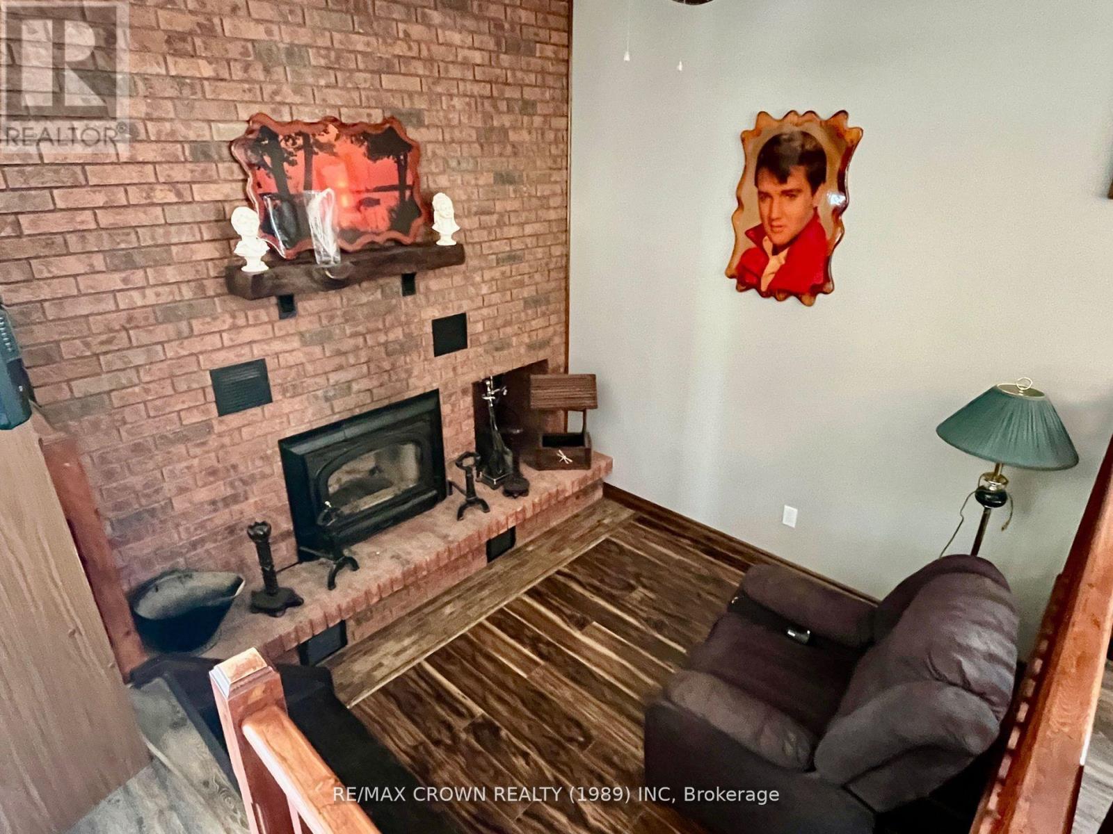 518 Northriver Road, Unorganized Townships (Redbridge), ON - Indoor With Fireplace
