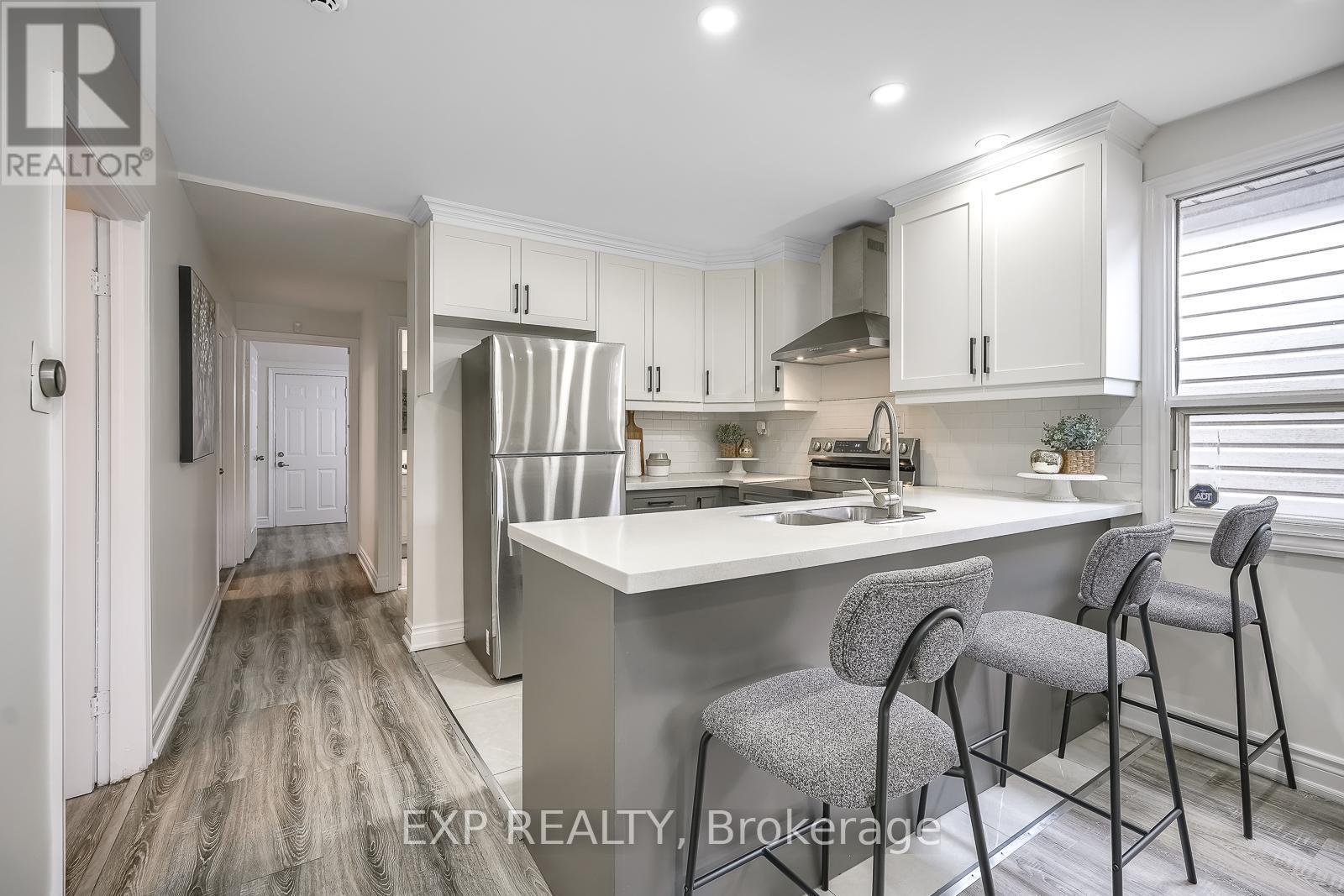 230 Mcanulty Boulevard, Hamilton, ON - Indoor Photo Showing Kitchen With Double Sink