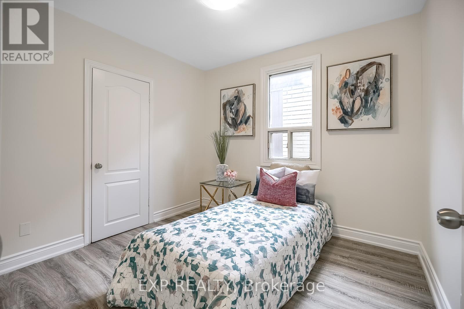 230 Mcanulty Boulevard, Hamilton, ON - Indoor Photo Showing Bedroom