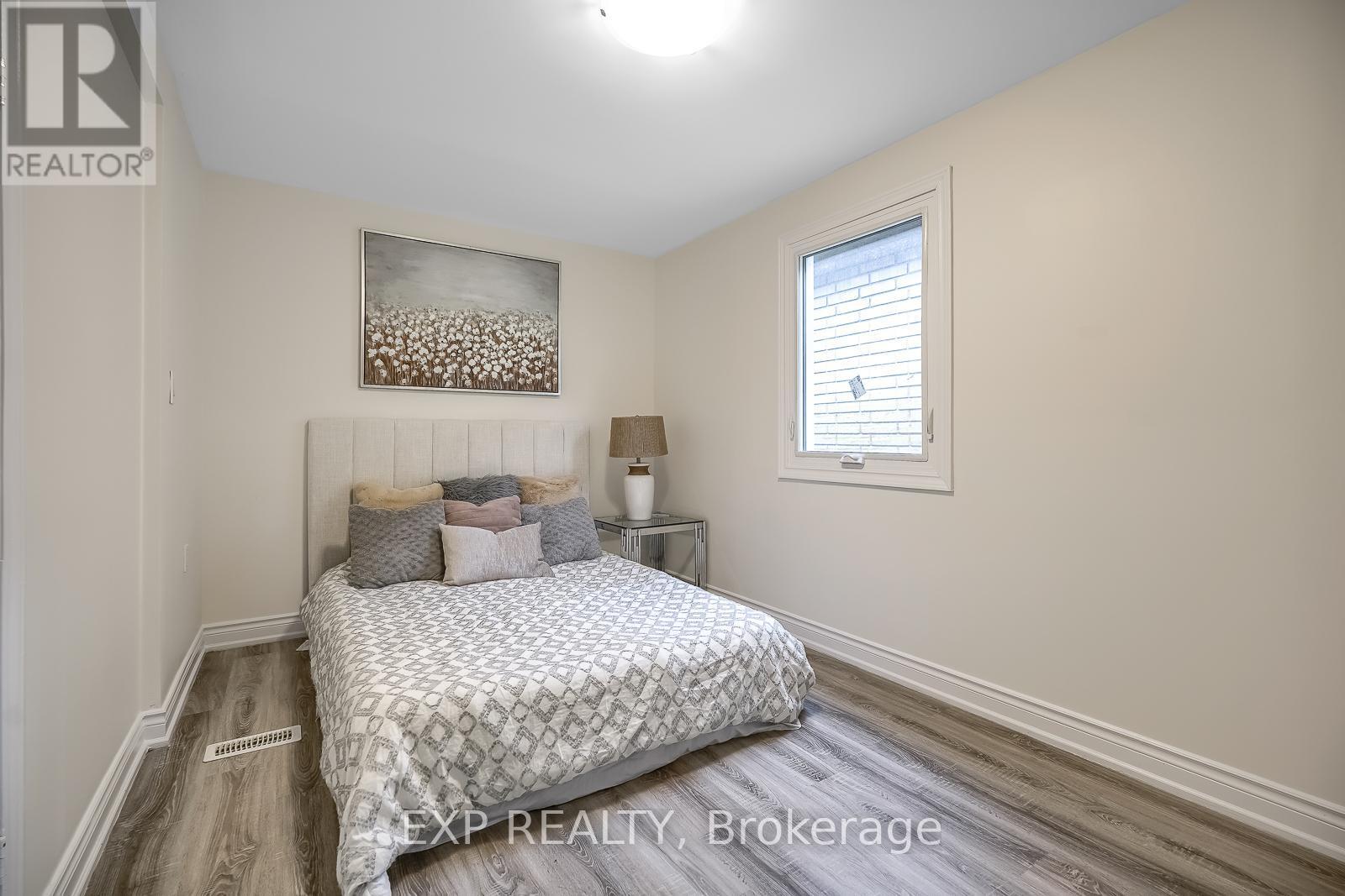 230 Mcanulty Boulevard, Hamilton, ON - Indoor Photo Showing Bedroom