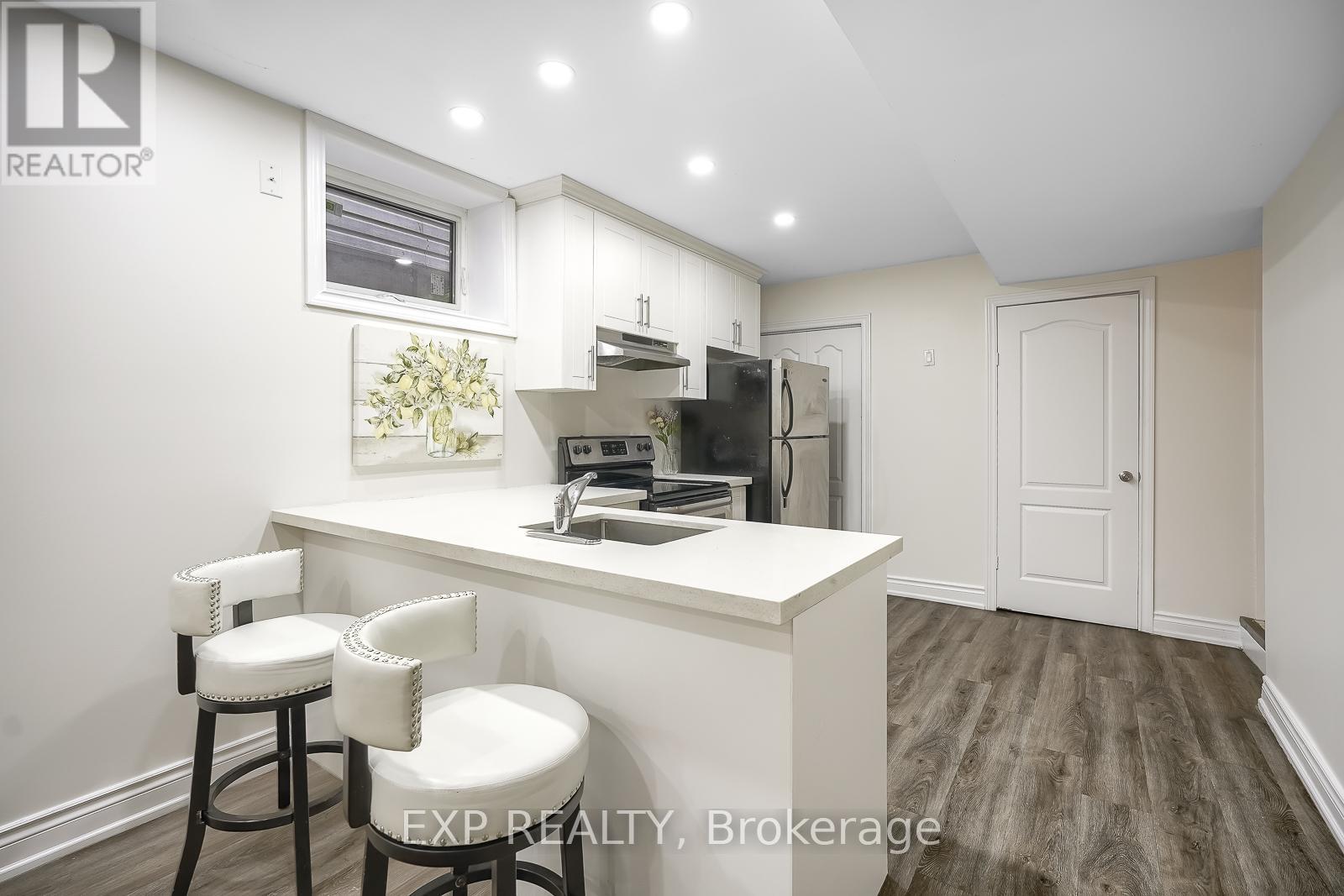 230 Mcanulty Boulevard, Hamilton, ON - Indoor