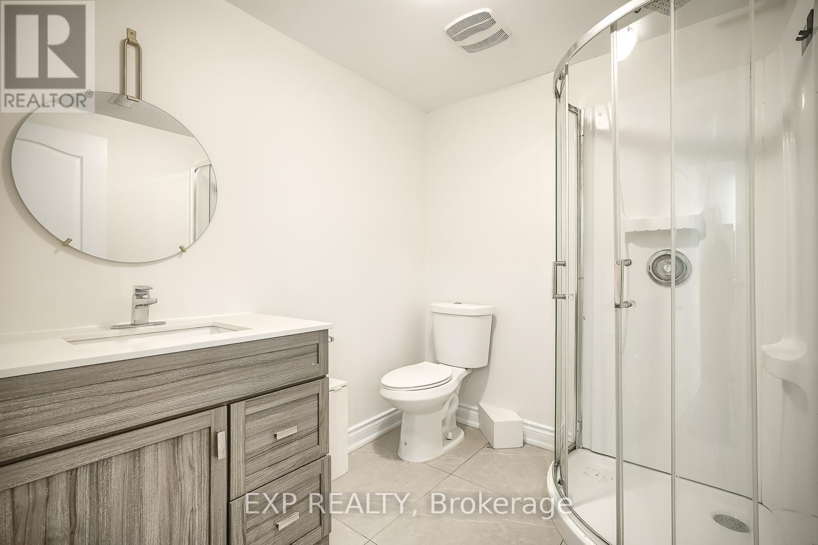 230 Mcanulty Boulevard, Hamilton, ON - Indoor Photo Showing Bathroom