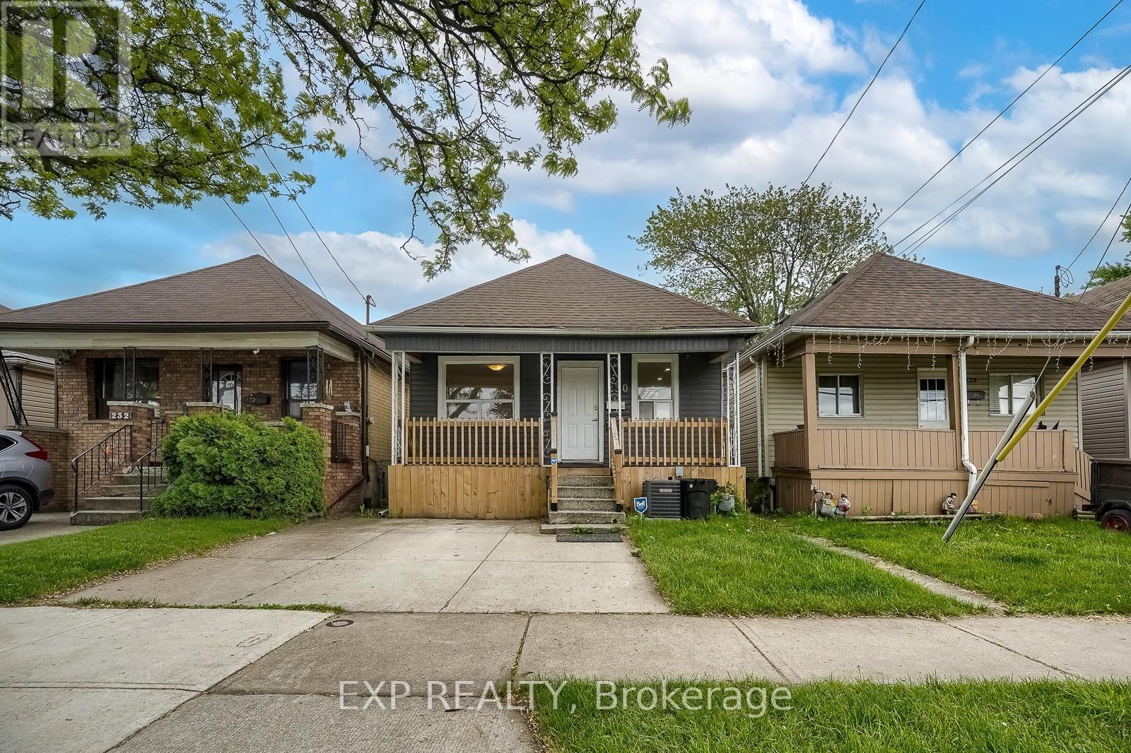 230 Mcanulty Boulevard, Hamilton, ON - Outdoor With Deck Patio Veranda