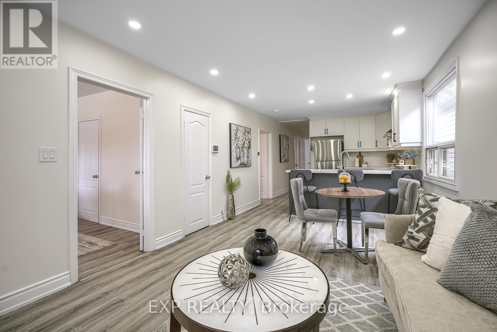 230 Mcanulty Boulevard, Hamilton, ON - Indoor