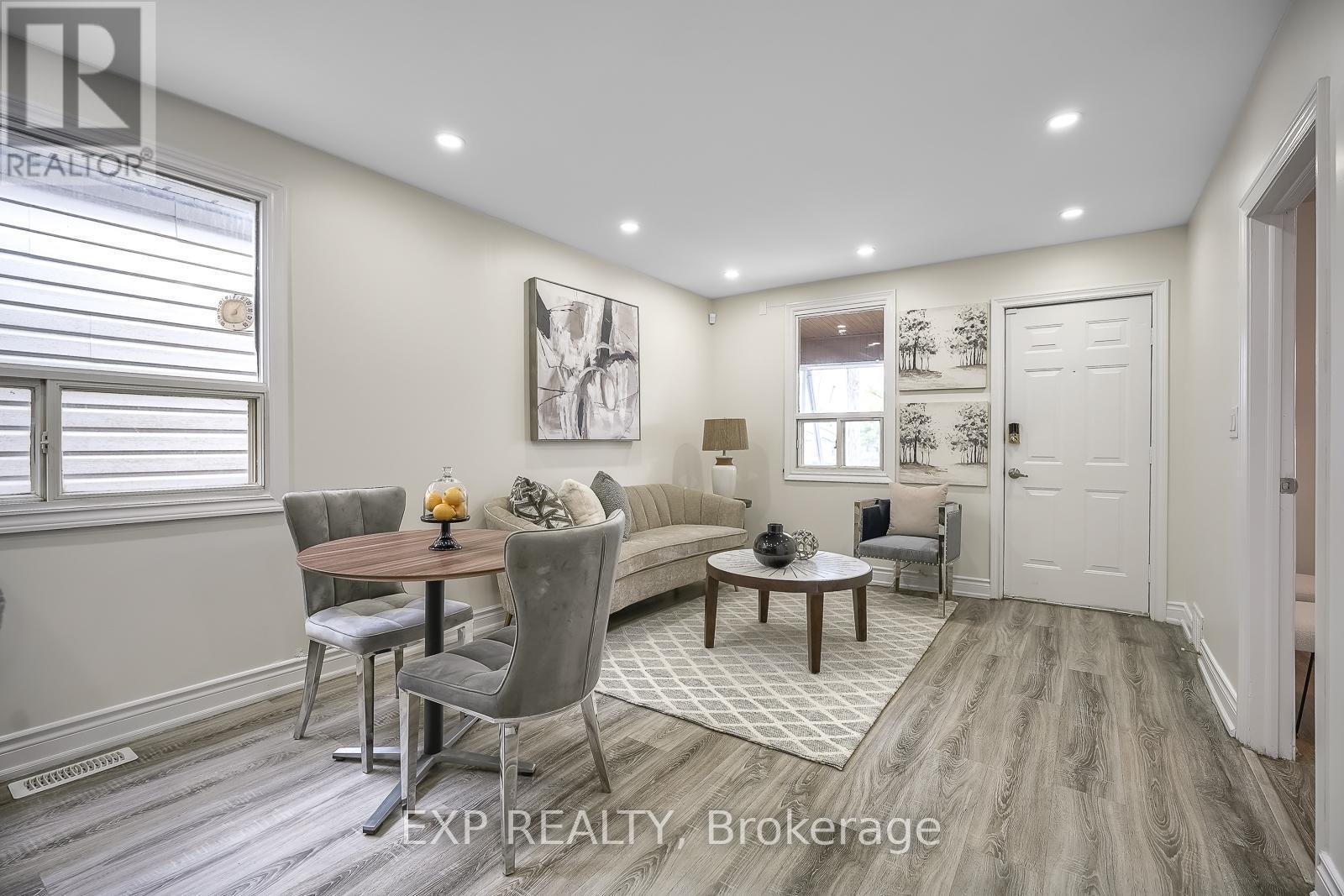 230 Mcanulty Boulevard, Hamilton, ON - Indoor