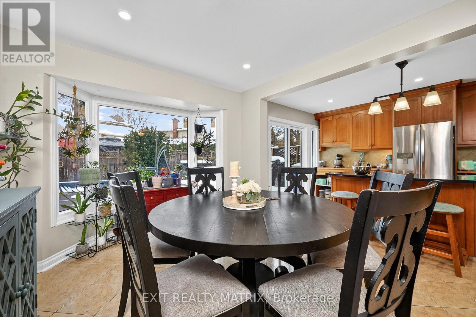 19 Mclennan Way, Ottawa, ON - Indoor Photo Showing Dining Room