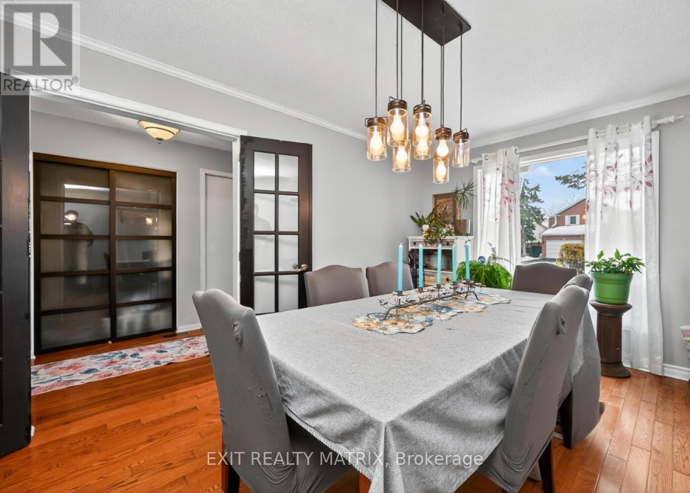 19 Mclennan Way, Ottawa, ON - Indoor Photo Showing Dining Room