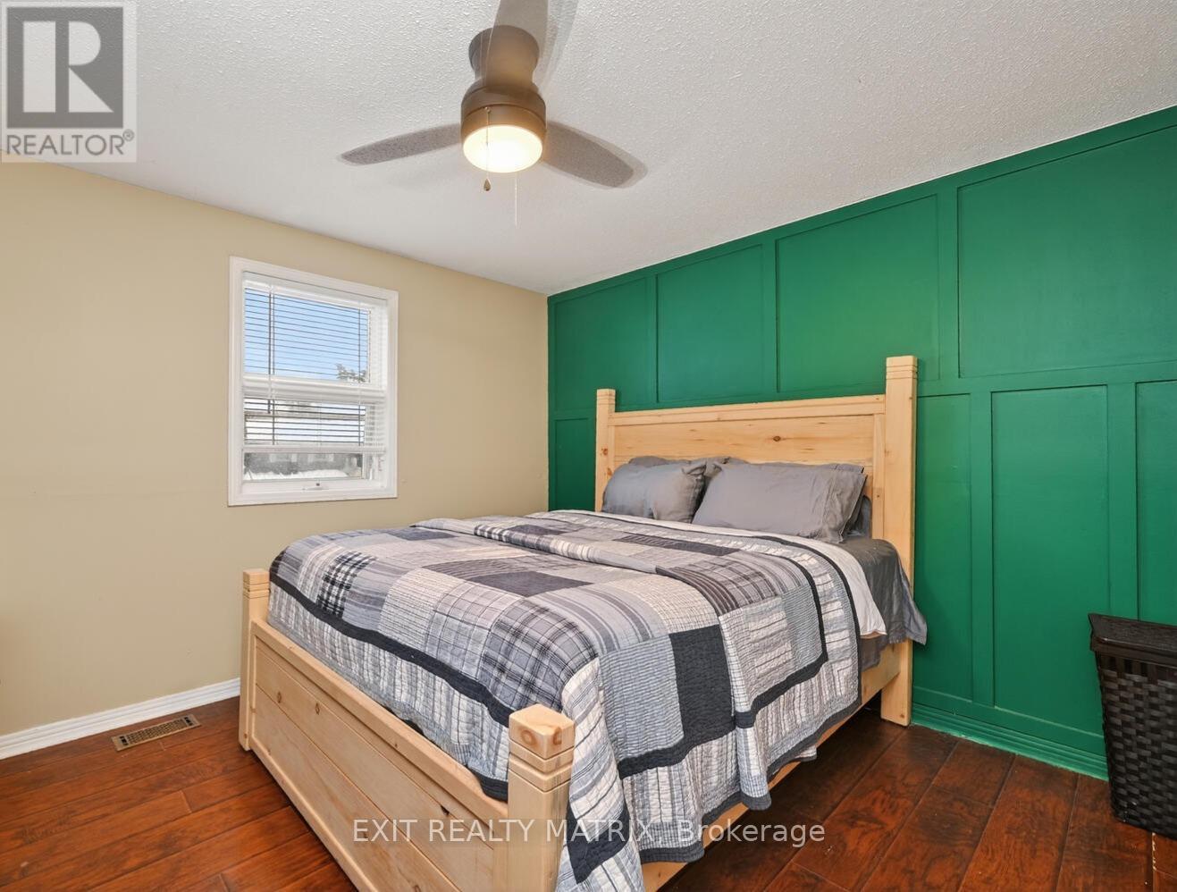 19 Mclennan Way, Ottawa, ON - Indoor Photo Showing Bedroom