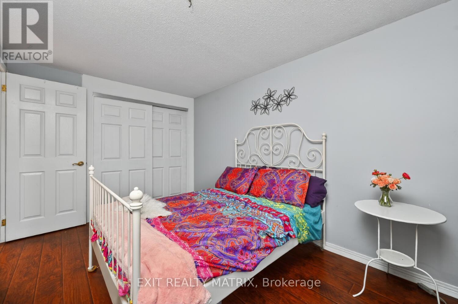 19 Mclennan Way, Ottawa, ON - Indoor Photo Showing Bedroom