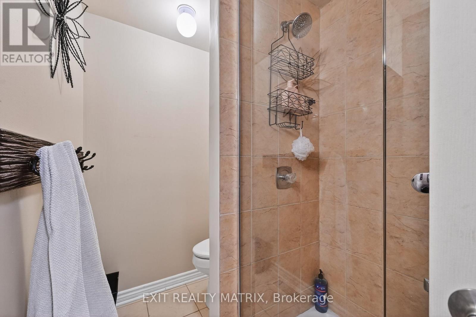 19 Mclennan Way, Ottawa, ON - Indoor Photo Showing Bathroom