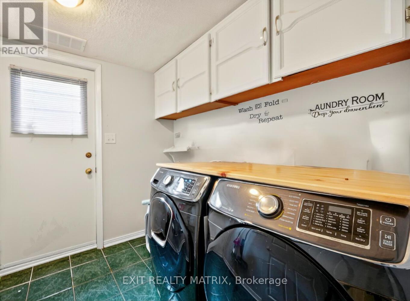 19 Mclennan Way, Ottawa, ON - Indoor Photo Showing Laundry Room