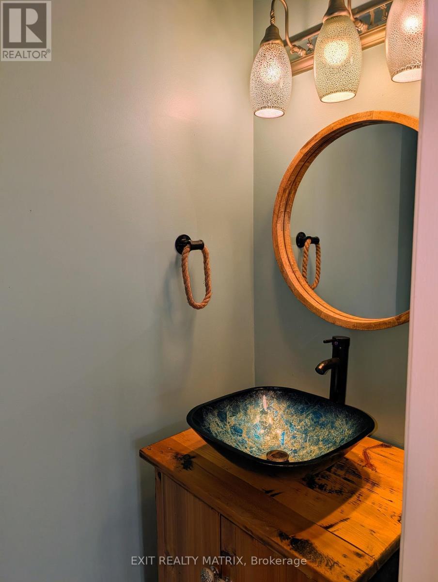 19 Mclennan Way, Ottawa, ON - Indoor Photo Showing Other Room